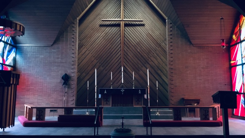 Empty alter at a modern church